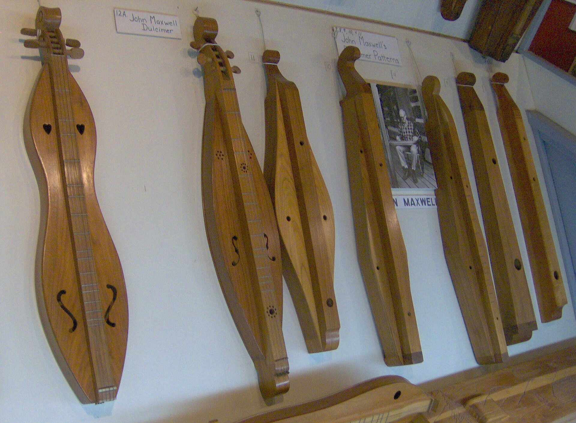 John-maxwell-dulcimers-moa-tn1.jpg